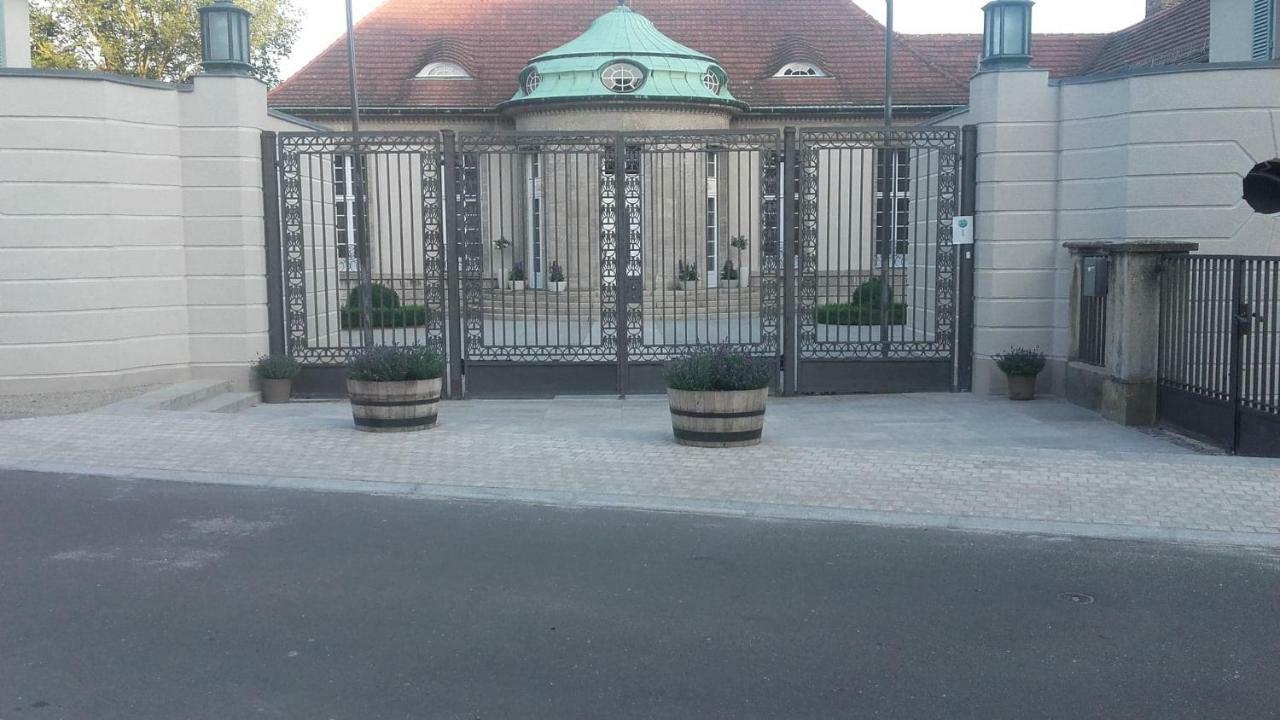 Landhaus Am Jungfernsee Потсдам Екстериор снимка